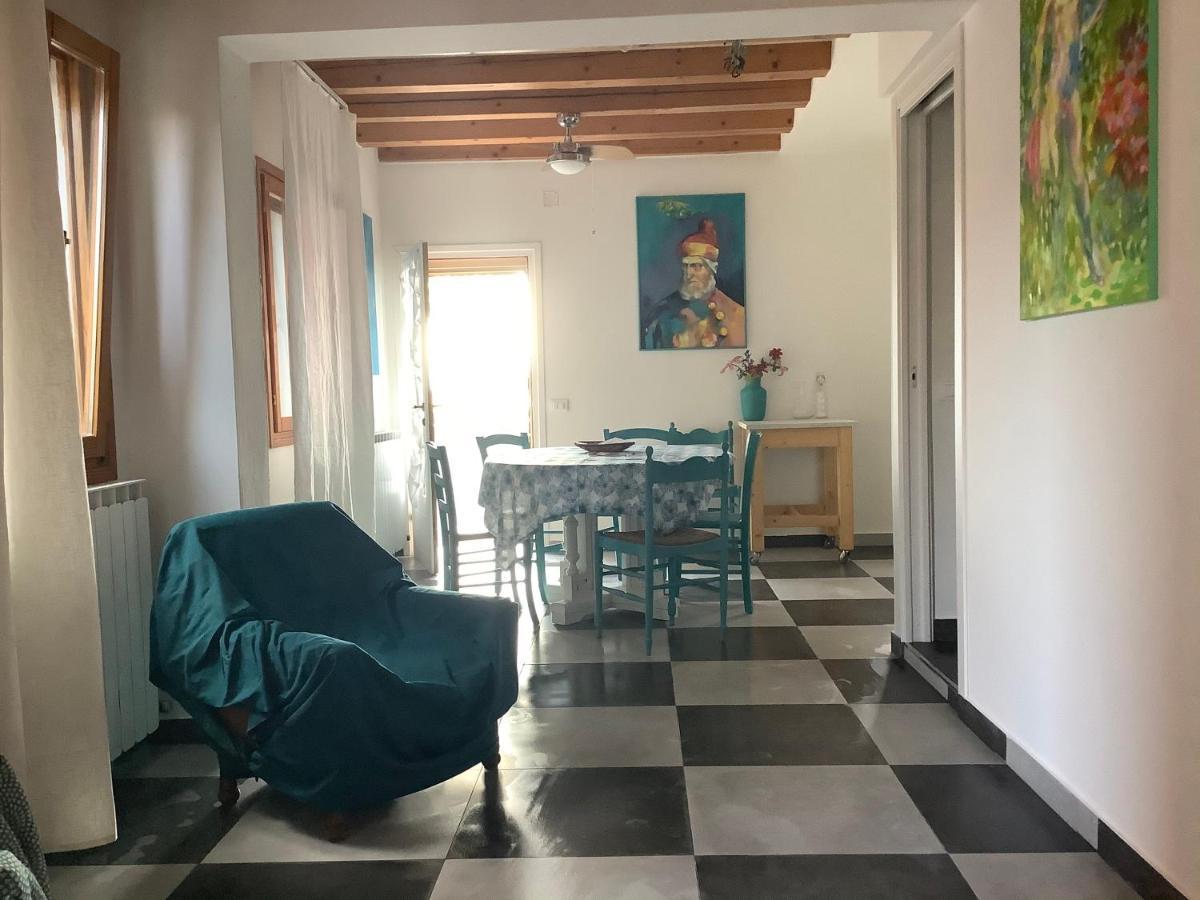Night Galleria - Bed & Art In - The Pink House Сasa de vacaciones Burano