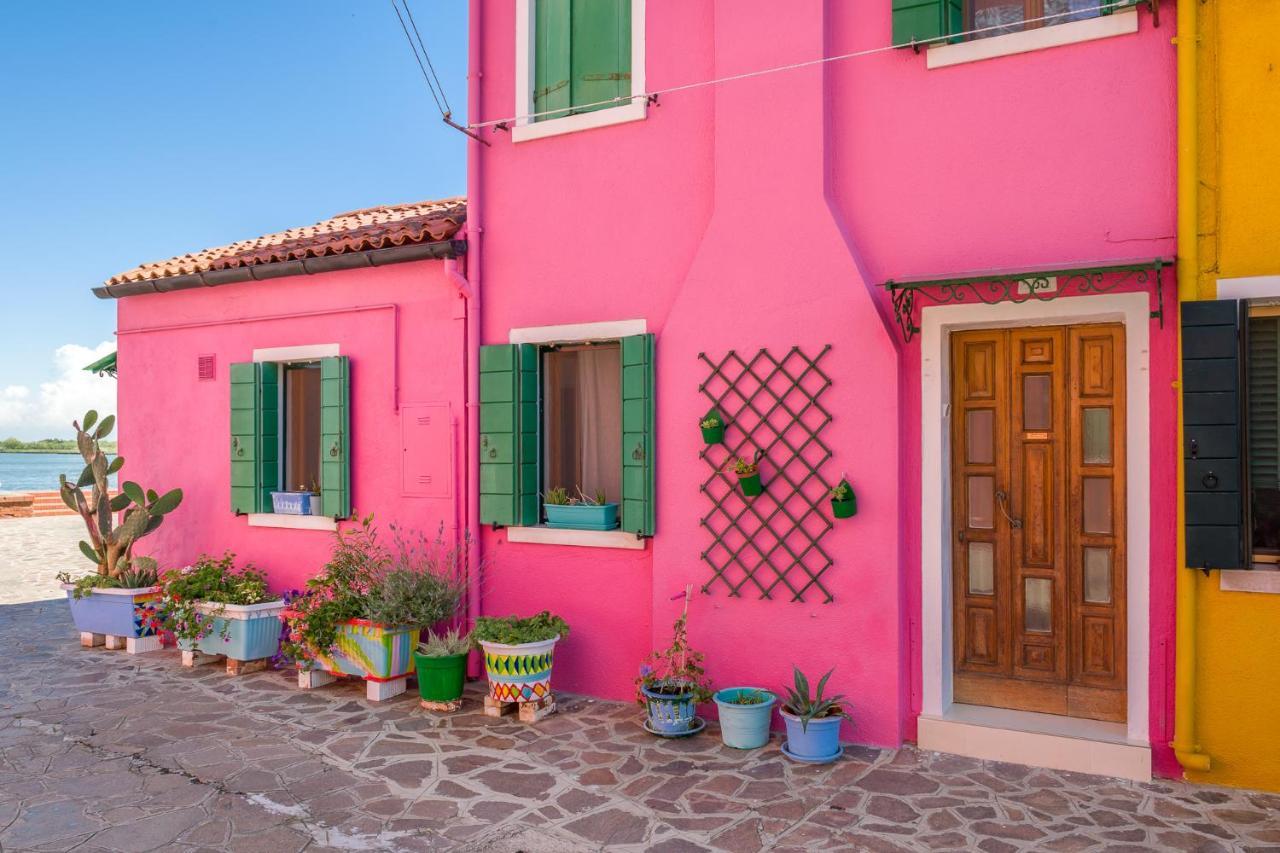 Night Galleria - Bed & Art In - The Pink House Burano