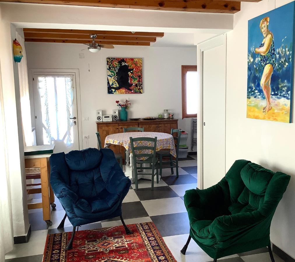 Night Galleria - Bed & Art In - The Pink House Holiday home Burano